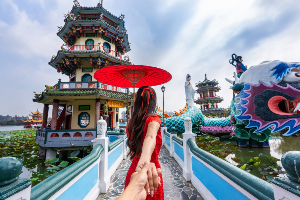 Hanoi – Halong Bay – Da Nang – Hoi An – Saigon